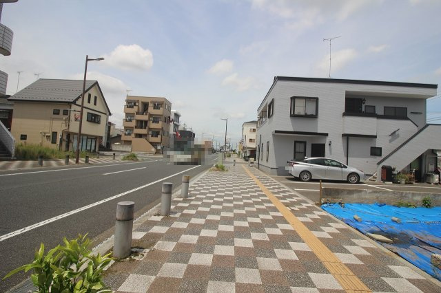 壬生町緑町2丁目の前面道路含む現地写真|南側道路（2026年6月撮影）