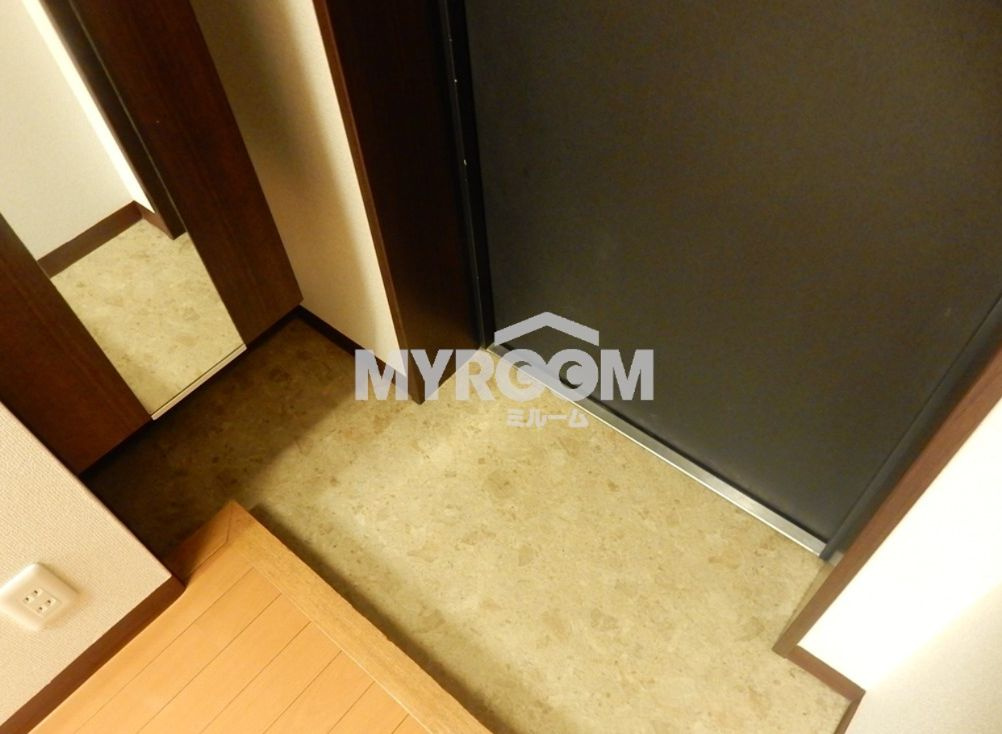 エルピス大久保の玄関