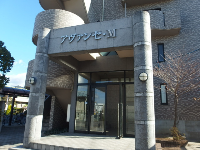 アヴァンセＭのエントランス