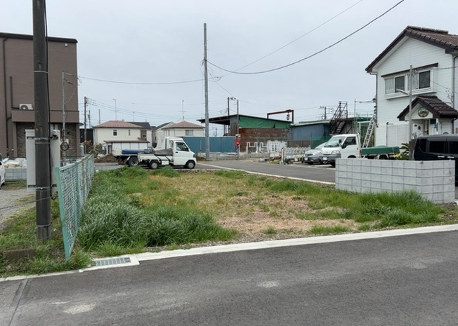 【外観】 | 家を建てる前提で土地を探している場合、地盤の丈夫さは譲れない条件の一つです。地盤が脆弱だと追加工事が必要となります。また、過去に地盤沈下や液状化現象を起こした土地は、できるだけ避けた方がいいでしょう。