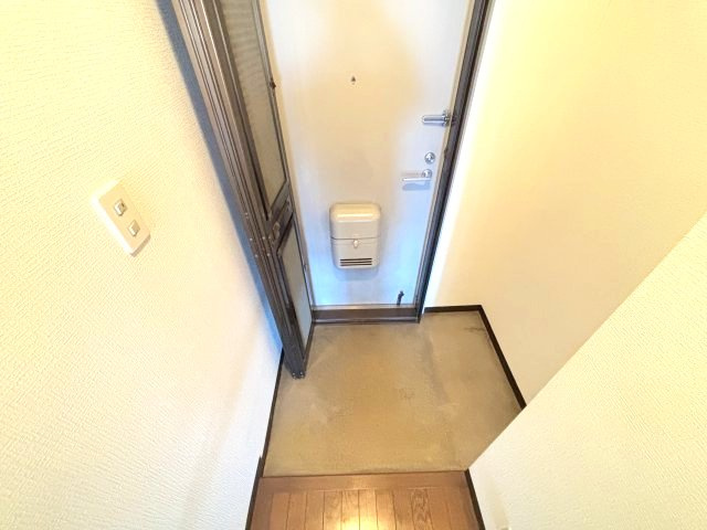 グランパス富田林の玄関