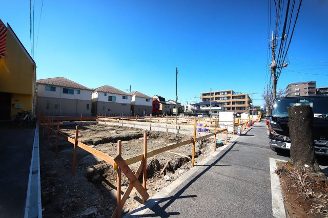 江戸川区南篠崎町１丁目　新築戸建て全８棟の前面道路含む現地写真