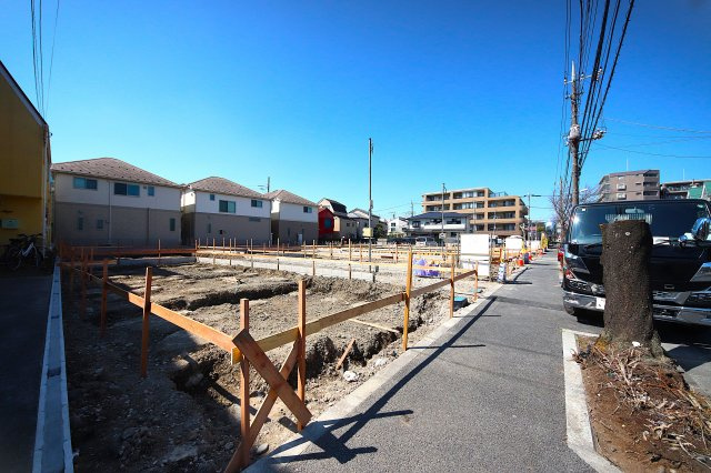 江戸川区南篠崎町１丁目　新築戸建て全８棟の前面道路含む現地写真