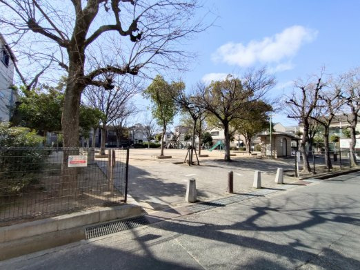 ろうきん立花コーポA棟の周辺|三反田公園（約230ｍ）