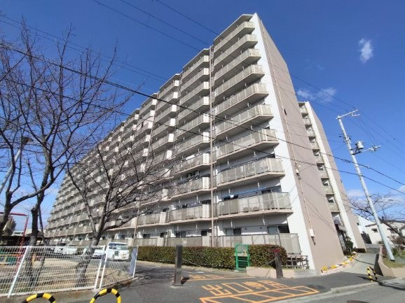 ろうきん立花コーポA棟の外観