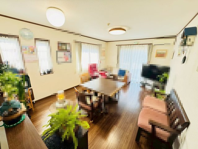 富里市新橋　中古戸建の居間・リビング