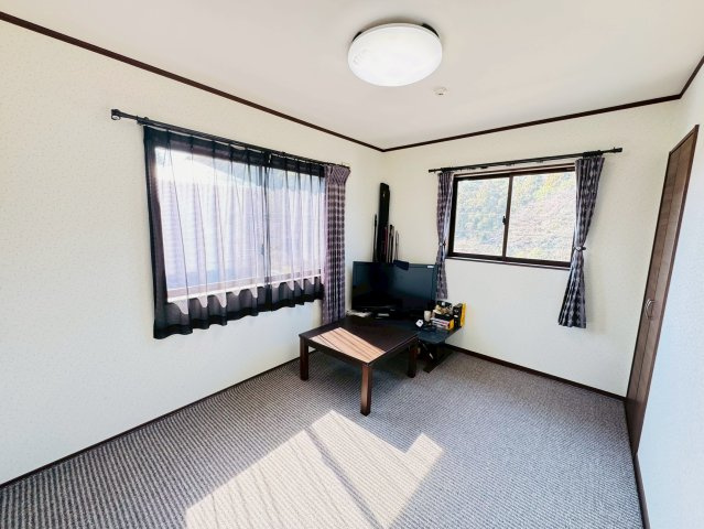 富里市新橋　中古戸建の洋室