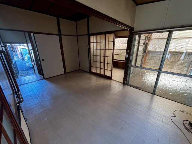 足利市本城　バス停3分の中古物件の居間・リビング