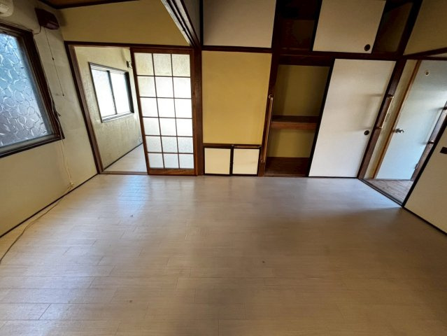 足利市本城　バス停3分の中古物件の居間・リビング