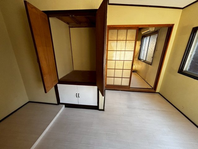 足利市本城　バス停3分の中古物件の洋室