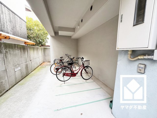プリオーレ夙川さくら道の駐輪場