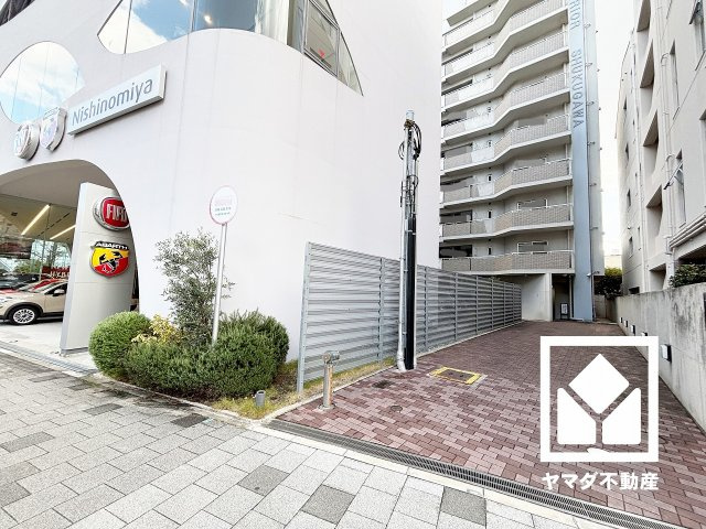 プリオーレ夙川さくら道の外観