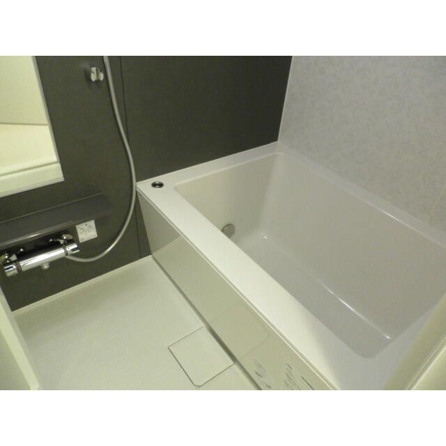 コンフォリア浅草橋の浴室