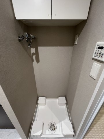 洗濯機置き場があります