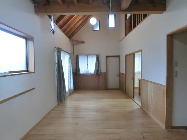 伯耆町金屋谷別荘の居間・リビング
