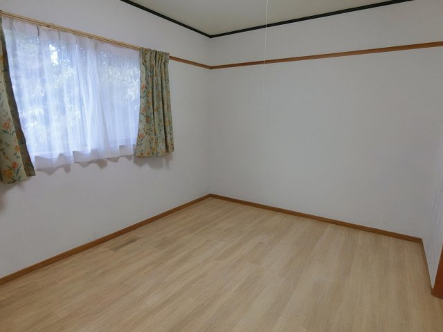 伯耆町金屋谷別荘の洋室