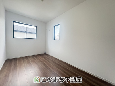 【洋室】 | LIGARE小山市城北15期　 | 2面採光の明るい室内が好印象☆