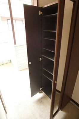 【その他】 | グローバルワタナベ | 背の高いシューズBOXもうれしいですね。