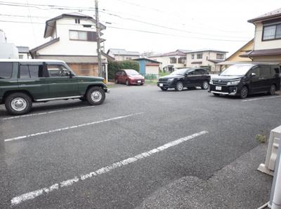 【駐車場】 | グローバルワタナベ | 駐車場は敷地内に８区画