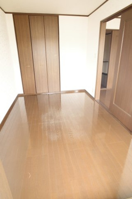 【子供部屋】 | グローバルワタナベ | 収納も天井までの高さでたっぷり！