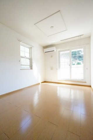 ピースフルハウスＹＭの居間・リビング