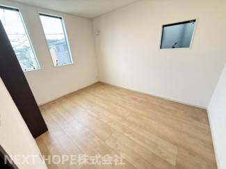 【洋室】 | 西淀川区中島1丁目中古戸建　築浅 | ２階洋室６帖です♪窓も多く明るい居室です！！