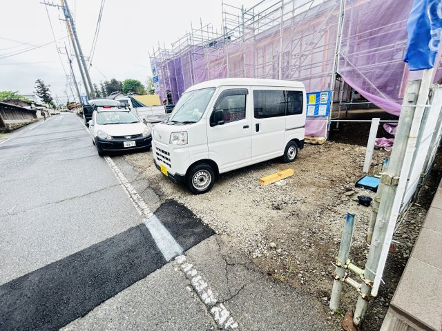 新築　高崎市金古町第５　Livele Garden.S　4号棟の駐車場|現地写真　駐車スペースは並列3台分可能です！
