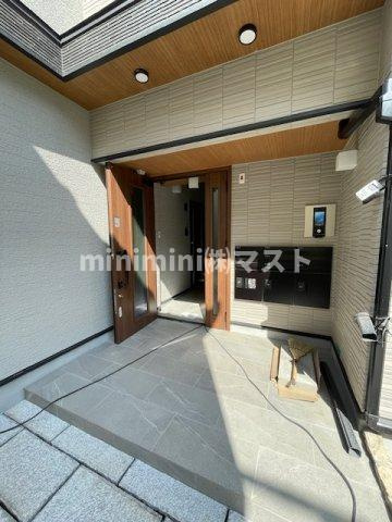 グラン今里NORTHのエントランス