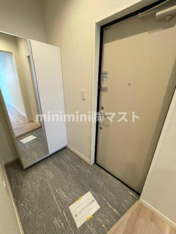 グラン今里NORTHの玄関