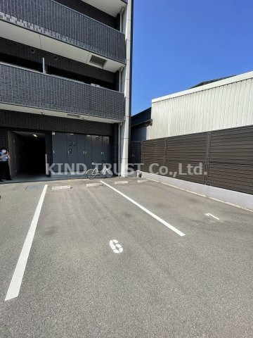 スワンズシティ梅田ウエストの駐車場|駐車スペースもあります