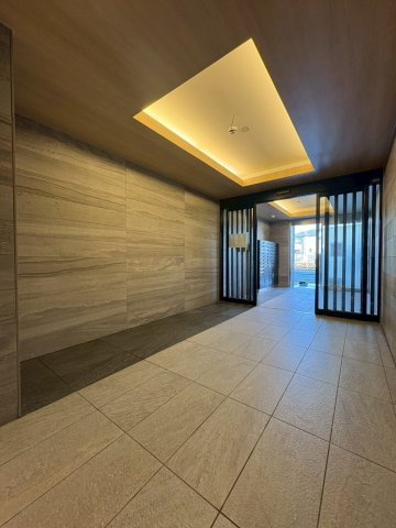 DIPS竹ノ塚駅前のエントランス