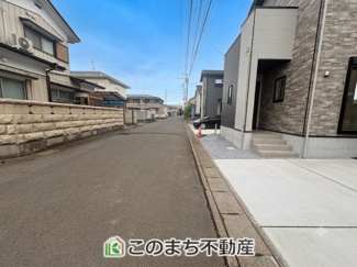 【前面道路含む現地写真】 | LIGARE小山市城北15期　 | 前面道路が広いので、陽当り・解放感◎になっております！