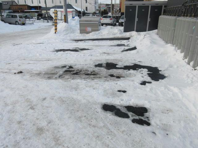 CARDANOの駐車場