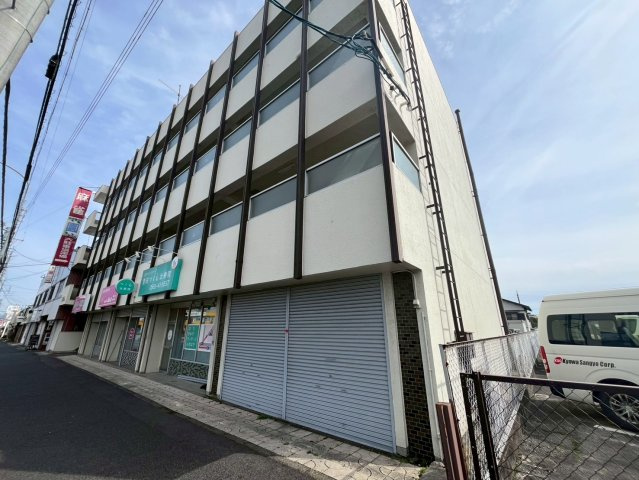 衣ヶ原　衣ビルの外観