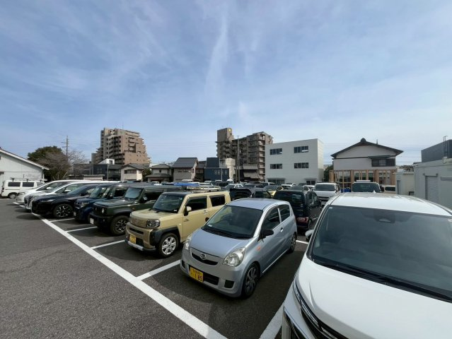 衣ヶ原　衣ビルの駐車場