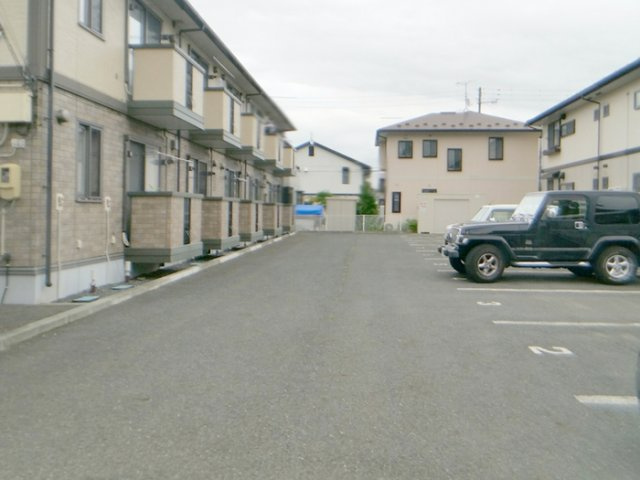 プレジールの駐車場
