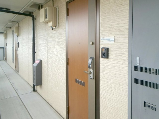 プレジールの玄関