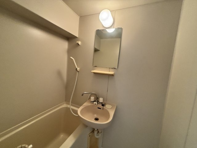 フリックコート深江の浴室