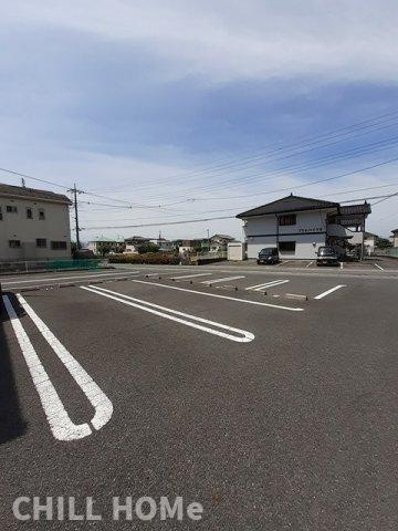 ジベルニーⅢの駐車場|当社、チルホームのHPもご覧ください(^^)/物件情報多数♪