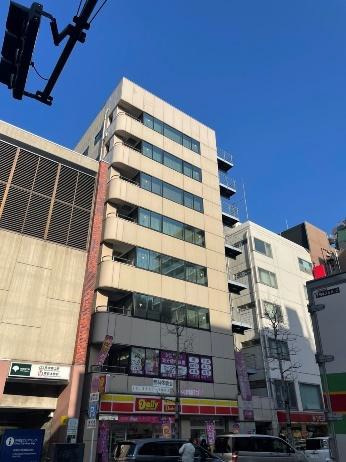 ホリーズ日本橋の外観