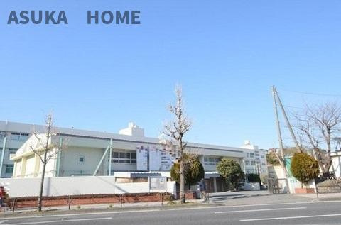 ニックハイム上大岡第６のその他|横浜市立港南中学校まで820m の徒歩11分です。通学にも負担が少ないですね。