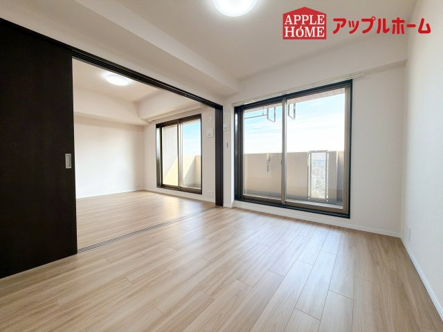 [中古住宅] ライオンズヴィアーレ大宮の洋室|居室は全室収納あり！たっぷりある収納活用でお部屋もキレイを保てます♪