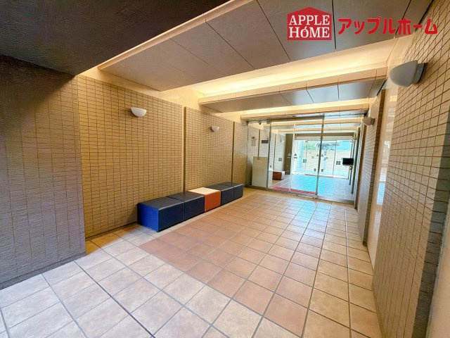 [中古住宅] ライオンズヴィアーレ大宮のエントランス