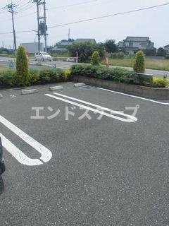 エレガンシアＨⅡの駐車場|高崎、前橋のお部屋探しはエンドスケープまで！お客様の理想お聞かせ下さい♪