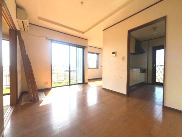 東金市台方　中古戸建の居間・リビング|平成14年1月築　4LDK  駐車2台可  スーパービックハウス徒歩約12分  閑静な分譲地