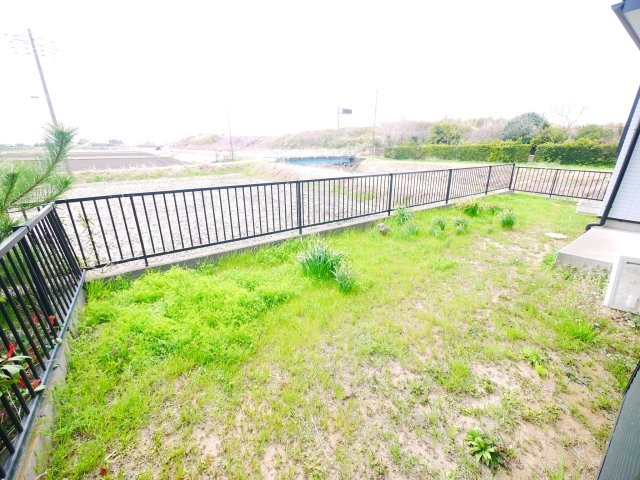 東金市台方　中古戸建の庭|平成14年1月築　4LDK  駐車2台可  スーパービックハウス徒歩約12分  閑静な分譲地