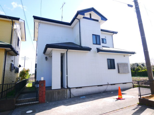 東金市台方　中古戸建の外観|平成14年1月築　4LDK  駐車2台可  スーパービックハウス徒歩約12分  閑静な分譲地