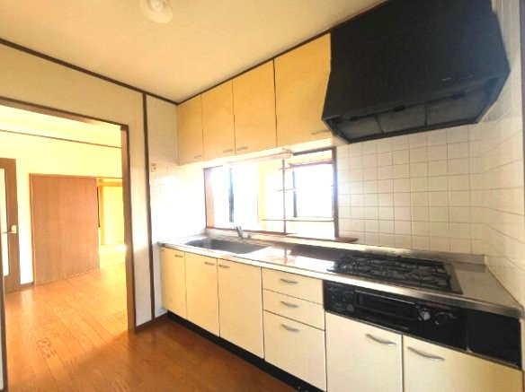 東金市台方　中古戸建のキッチン|平成14年1月築　4LDK  駐車2台可  スーパービックハウス徒歩約12分  閑静な分譲地