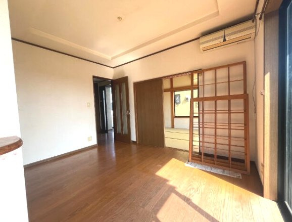 東金市台方　中古戸建の居間・リビング|平成14年1月築　4LDK  駐車2台可  スーパービックハウス徒歩約12分  閑静な分譲地