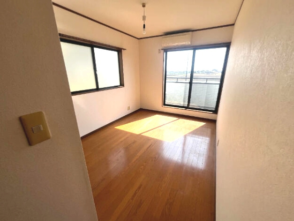 東金市台方　中古戸建の洋室|平成14年1月築　4LDK  駐車2台可  スーパービックハウス徒歩約12分  閑静な分譲地